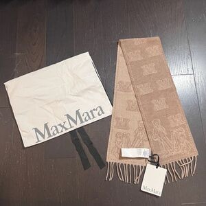 BNWT Maxmara Sanima wool jacquard scarf w/dust bag beige/brown logo monogram